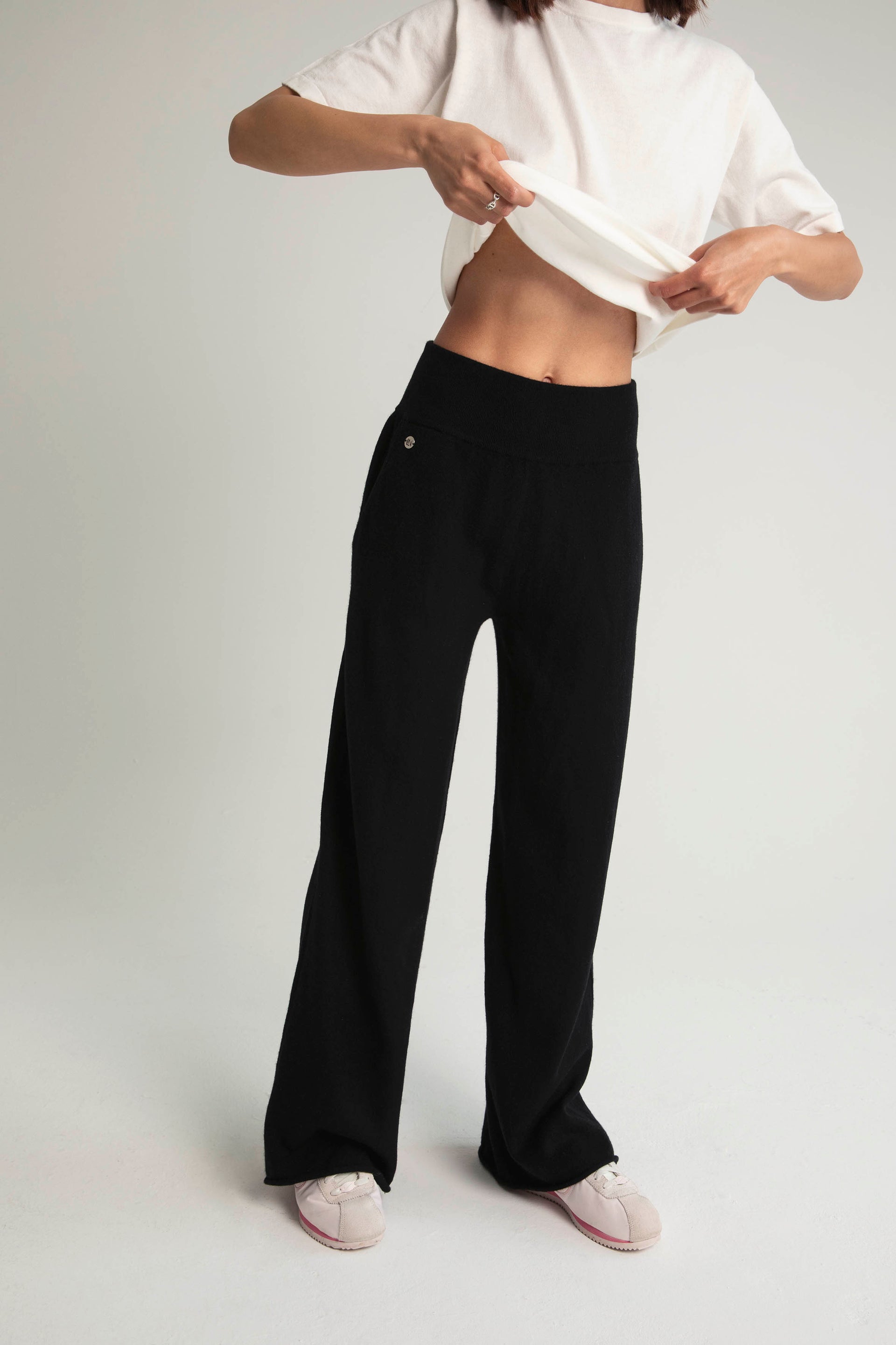 The Cashmere Trousers in Black