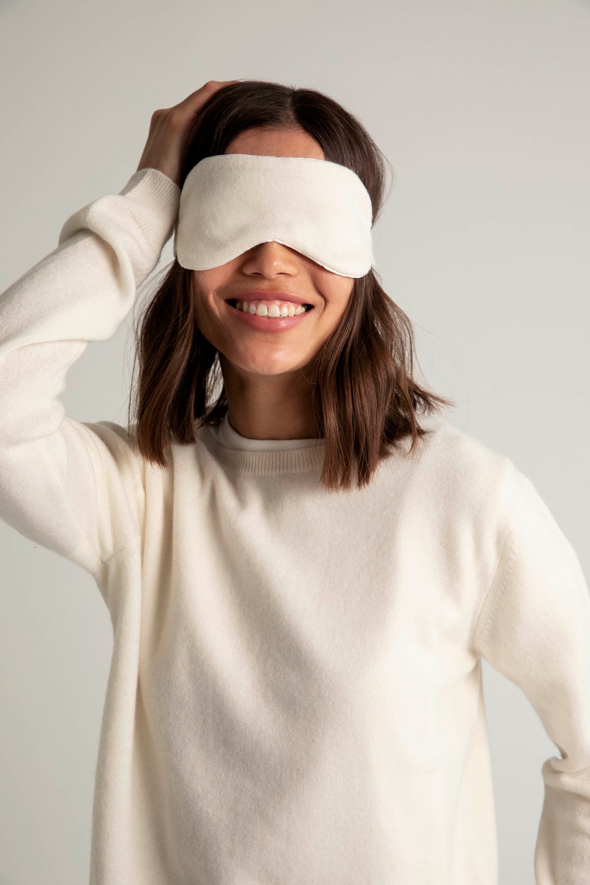 The Cashmere Eye Mask in Snow Peak