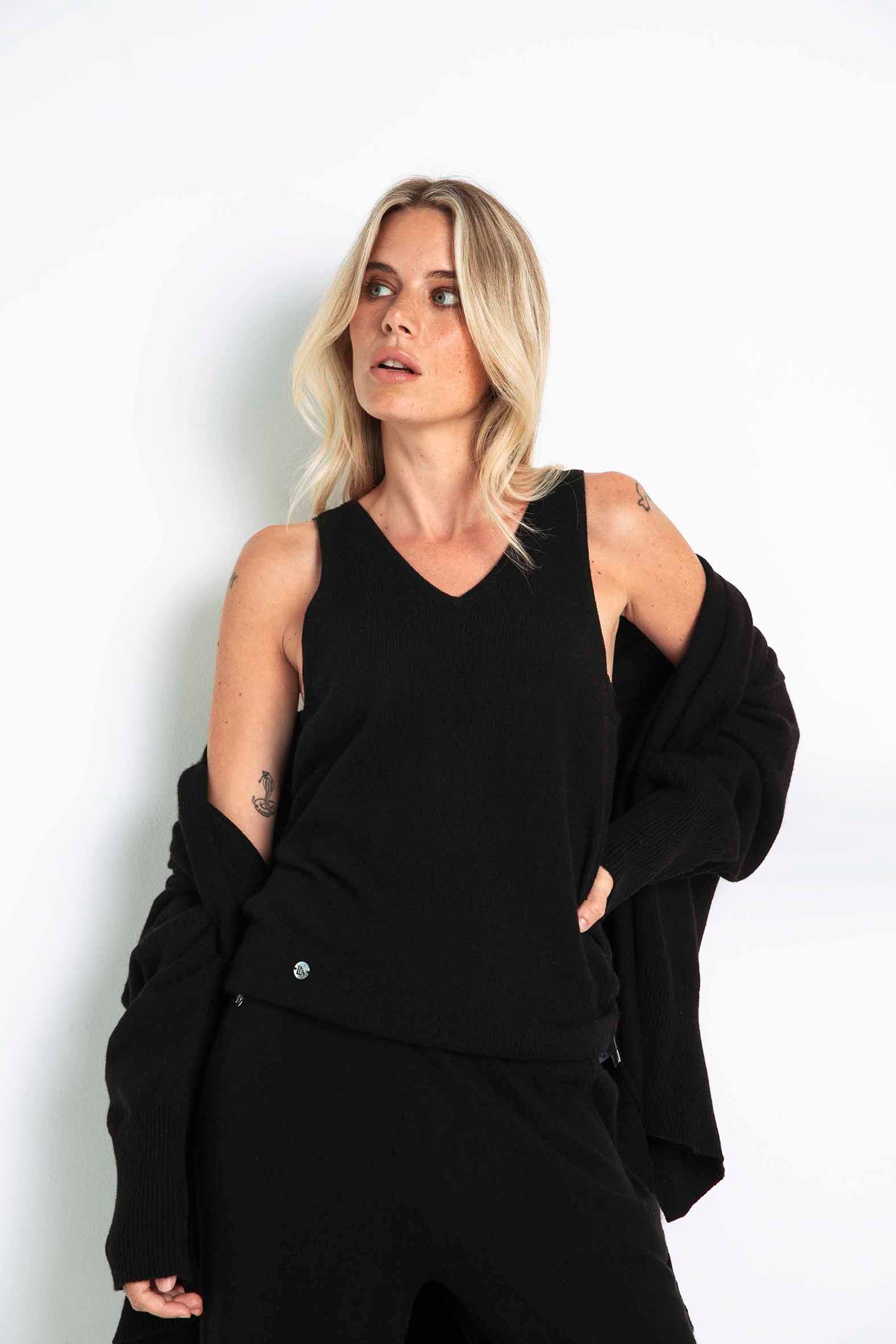 The Cashmere Tank in Black