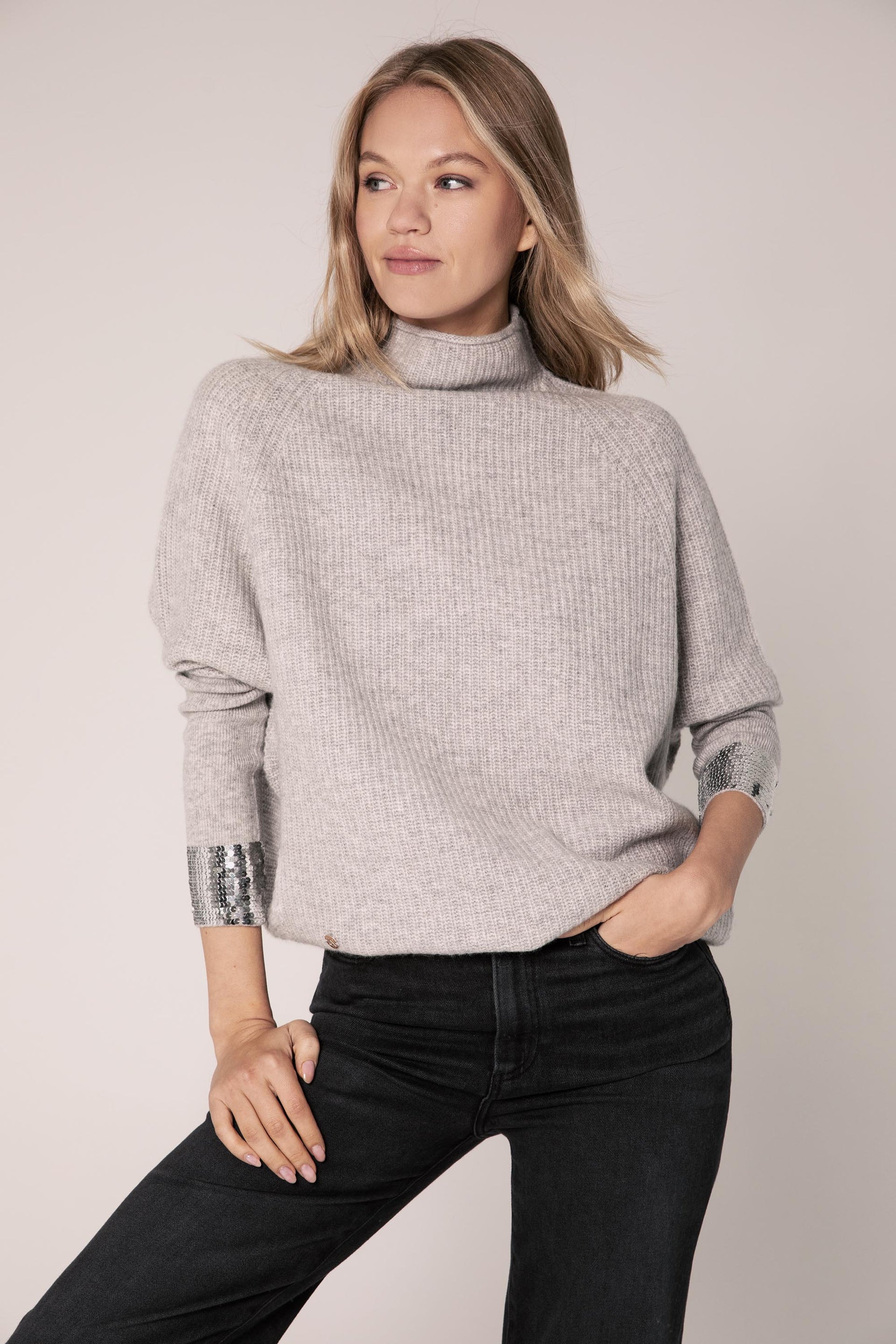 The Cashmere Sequin Slouchy Rib in Flint