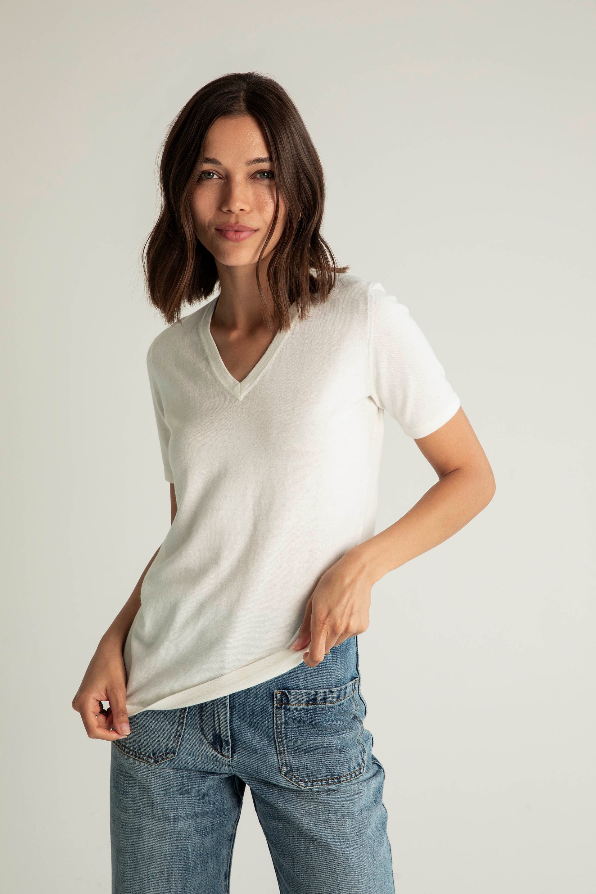 Cashmere Vee Tee in Ivory White