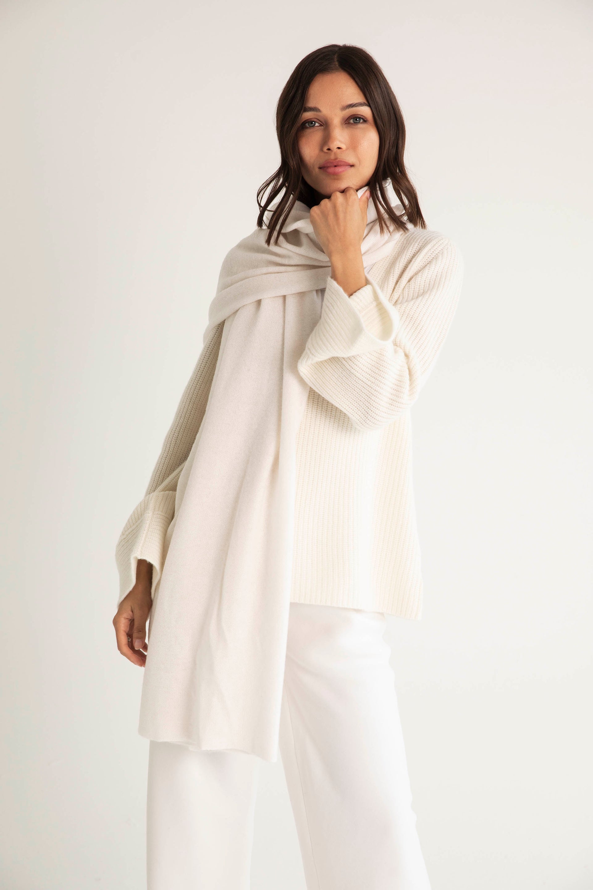 The Cashmere Travel Wrap in White