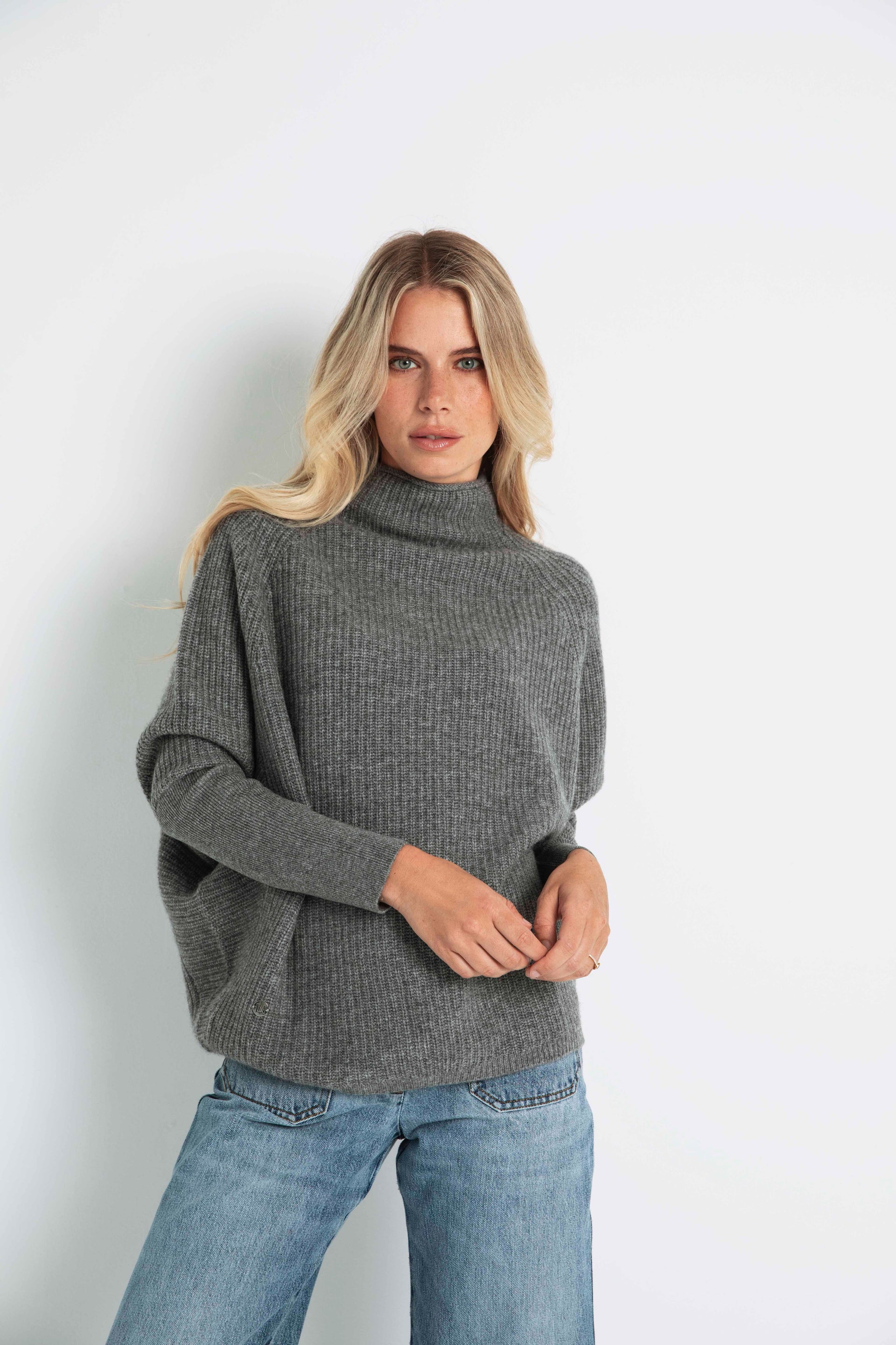 The Cashmere Slouchy Rib Turtleneck in Derby