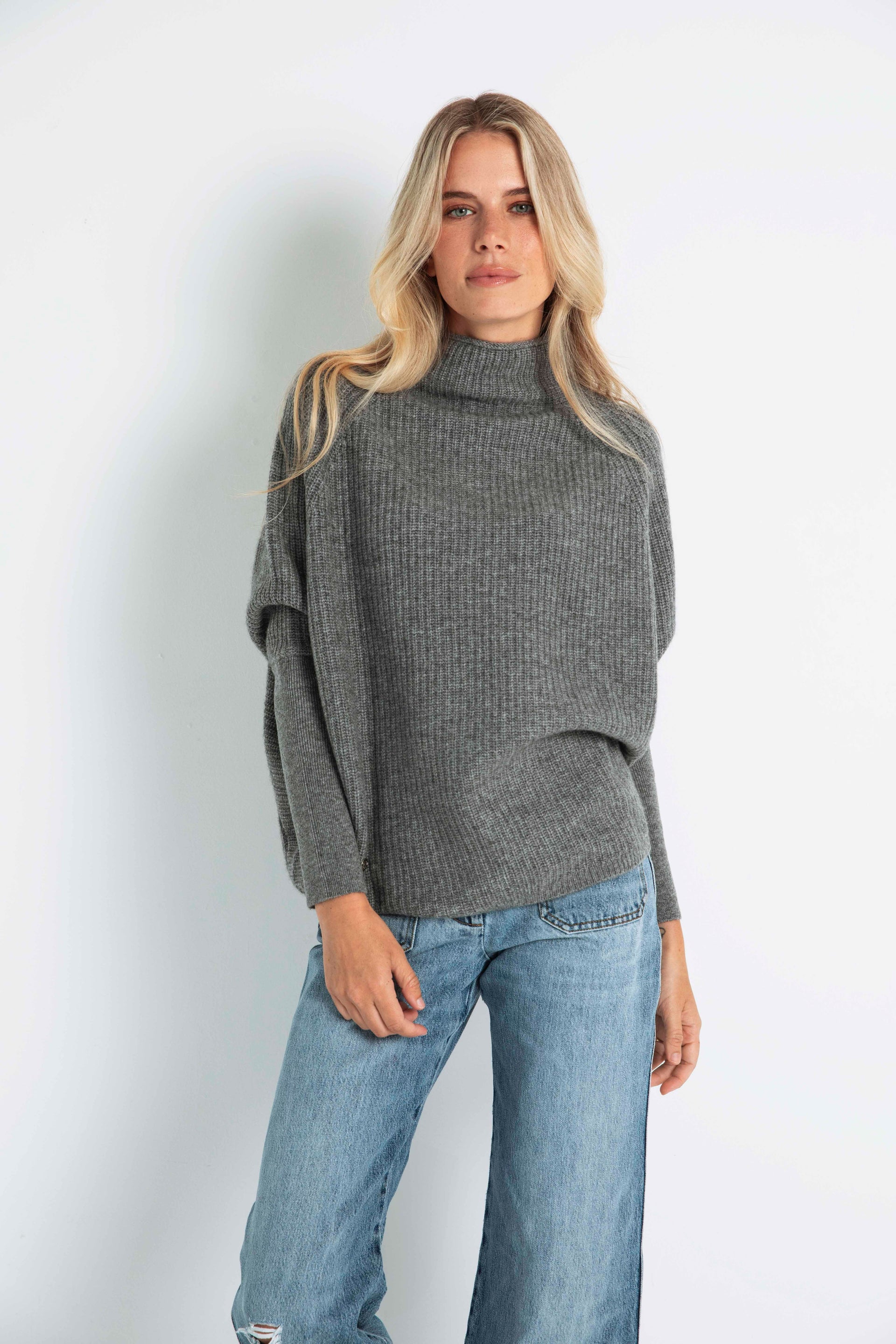 The Cashmere Slouchy Rib Turtleneck in Derby