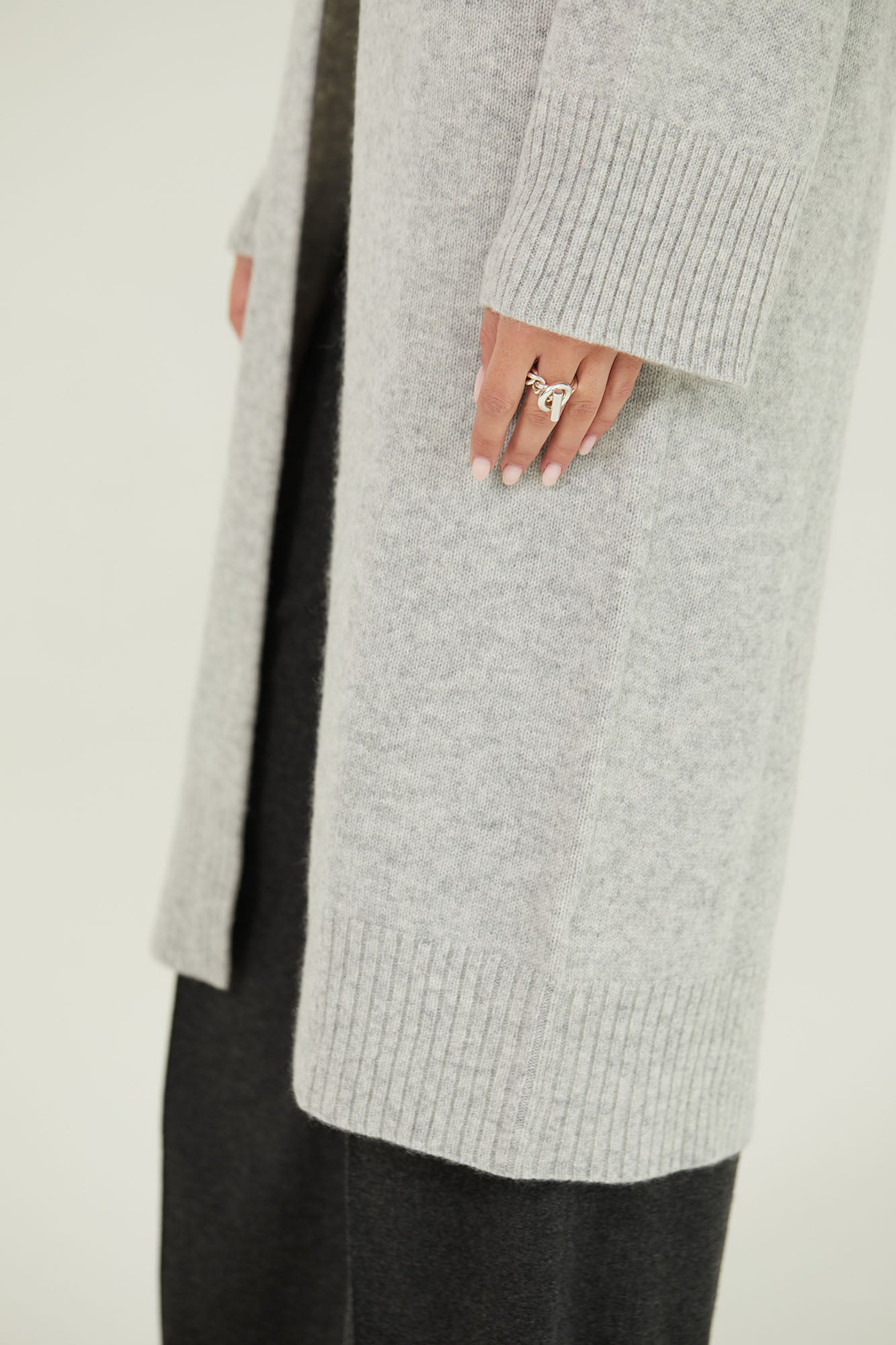 The Cashmere Long Cardigan in Foggy