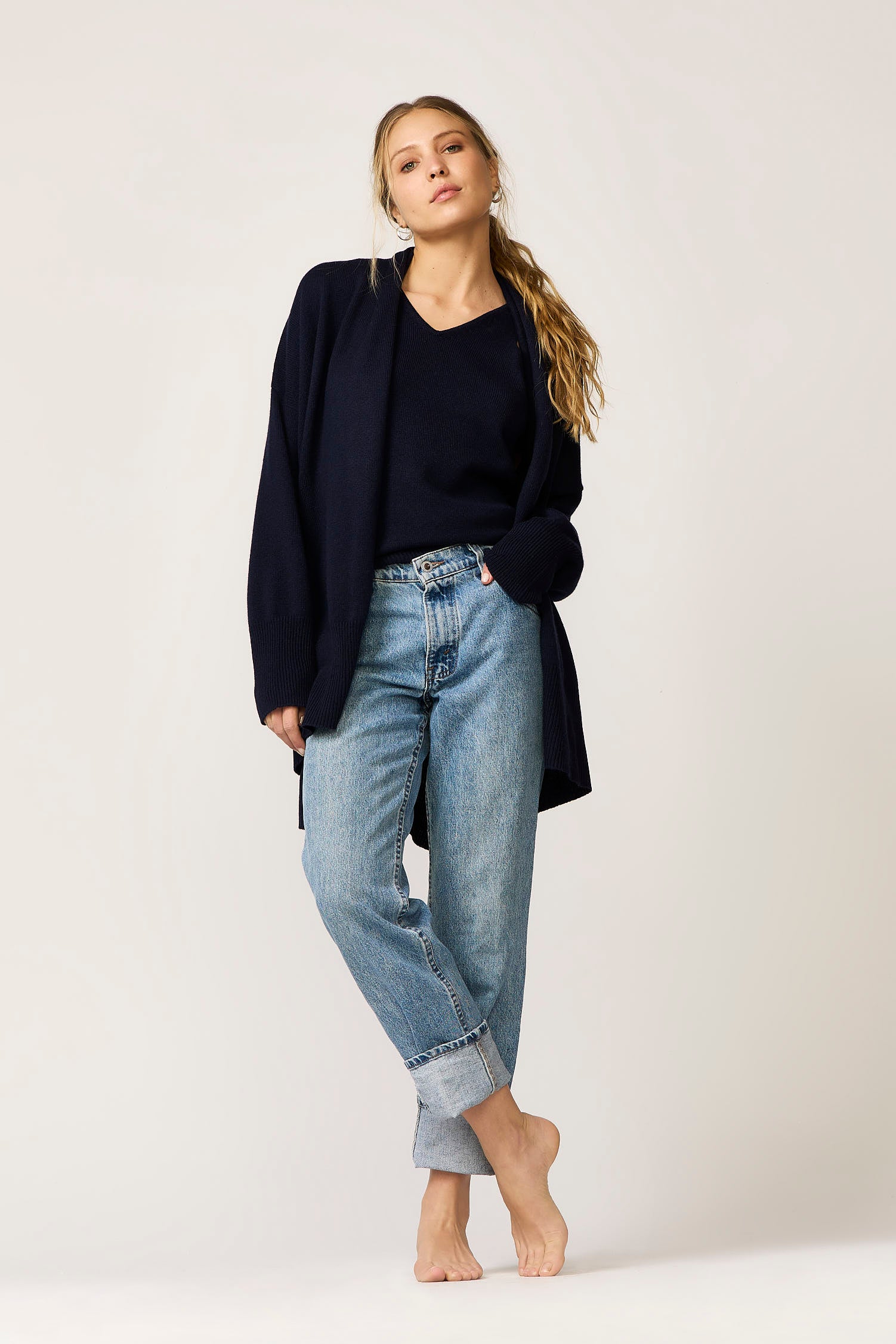 The Cashmere Oversized Cardigan in Navy