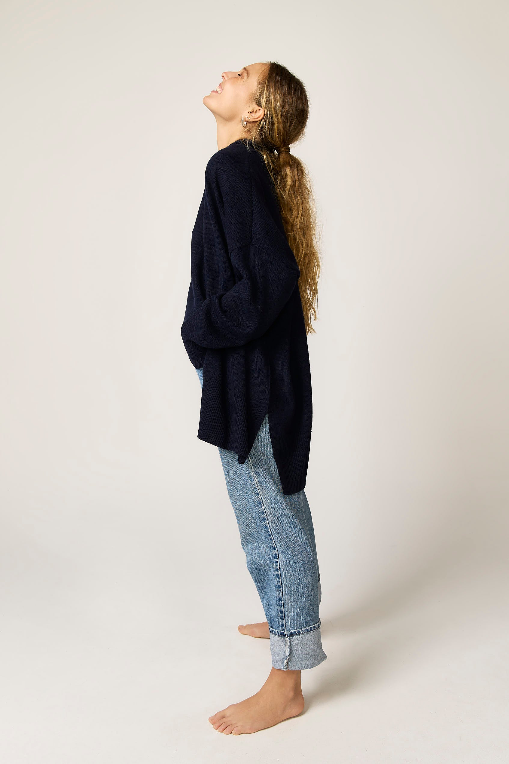 The Cashmere Oversized Cardigan in Navy